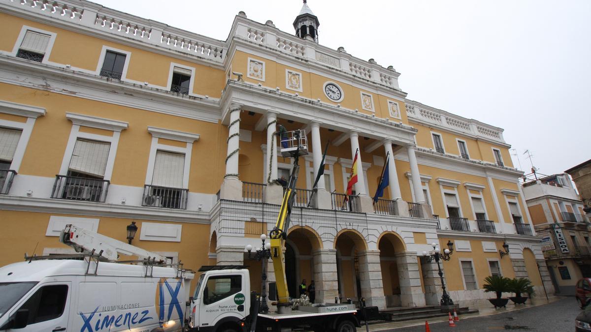 Fachada del ayuntamiento pacense.