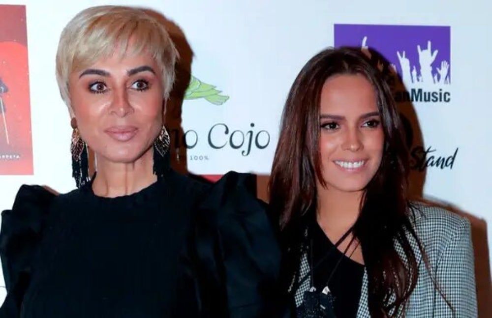 Ana María Aldón y Gloria Camila