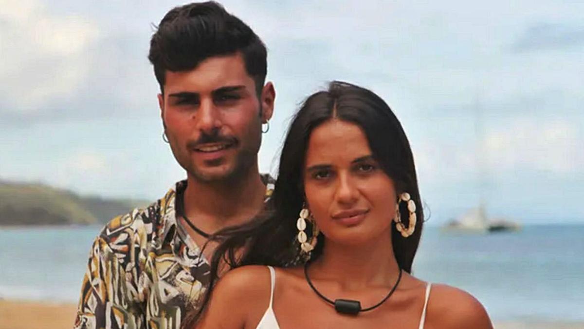Hugo Pérez y su novia Lara, que participarán en “La isla de las tentaciones 3”.   | // TELECINCO
