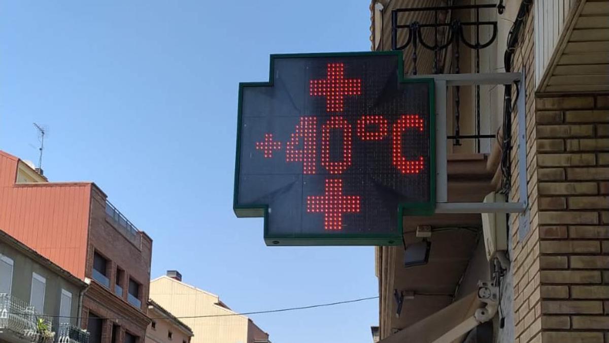 Un termòmetre de Manresa marcant els 40ºC aquest dimarts, 7 de juliol