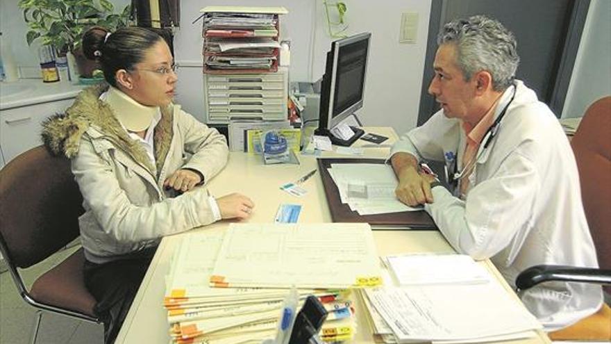 Los médicos de Cáceres y Llerena-Zafra pararán el miércoles para pedir mejoras