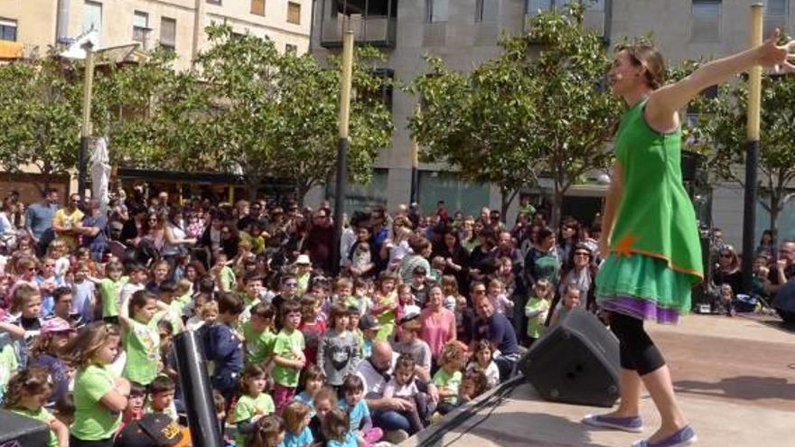 L&#039;espectacle del Pot Petit porta la música i la dansa al carrer