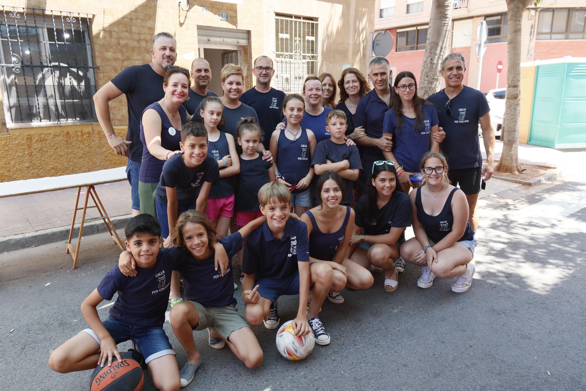 Búscate en la galería de collas de las fiestas de Sant Pere del Grau