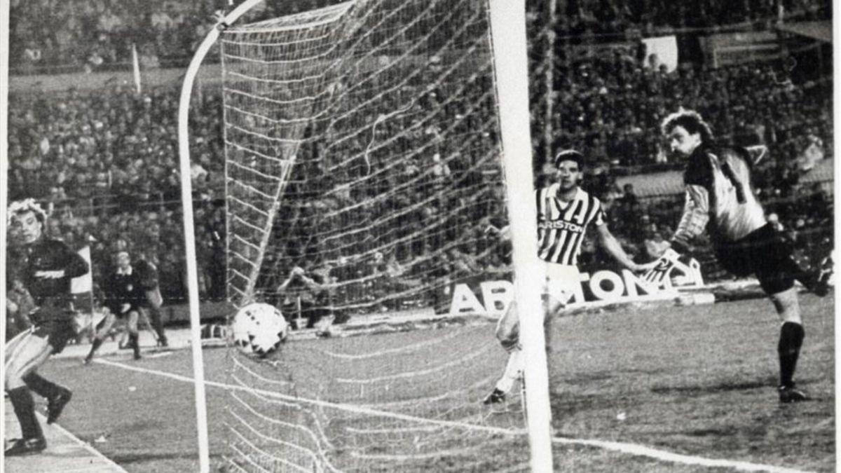 El histórico gol con la 'oreja' de Archibald en Turín, ante la Juventus, en las semifinales de la Copa de Europa