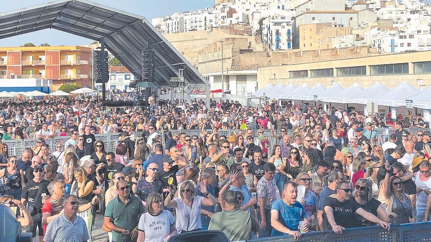 Peñíscola inicia un verano marcado por la música, el teatro y el cine de playa