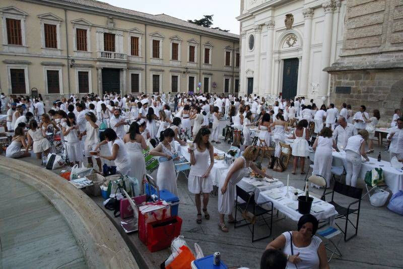 Fotogalería: V edición de la cena en blanco