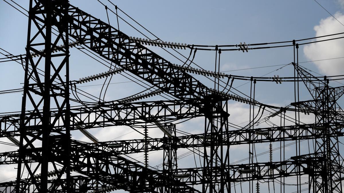 La electricidad cae a 115 euros MWh.