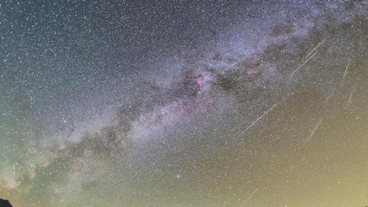 La lluvia de estrellas de las Perseidas.