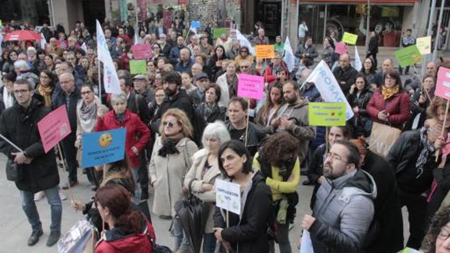 Manifestantes en la Praza do Hospital, donde concluyó la marcha.