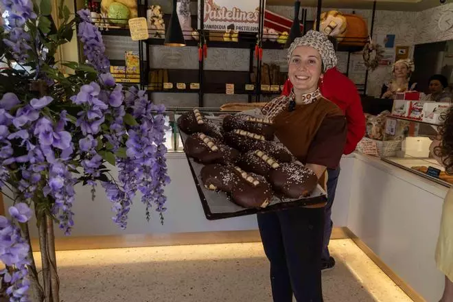 Una pastelería alicantina reinventa la mona de Pascua con rellenos sorprendentes