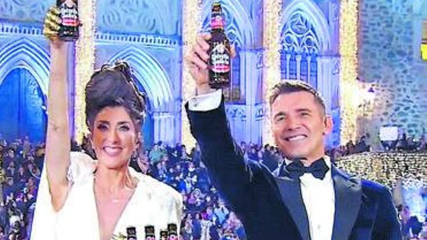 Paz Padilla y Jesús Vázquez recibieron 2020 con Estrella Galicia.