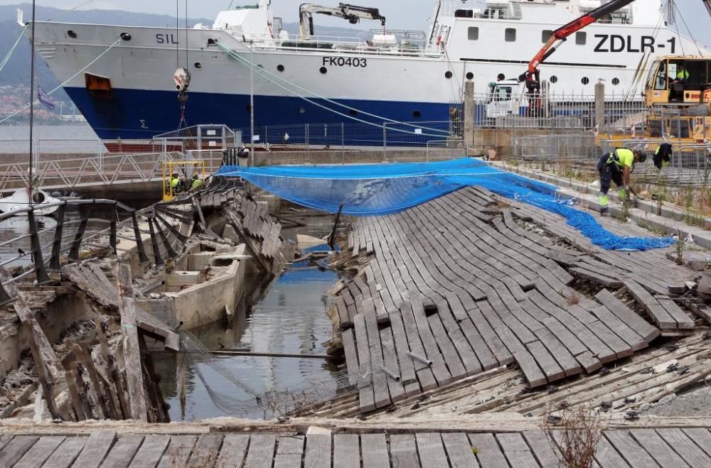 El Puerto tapa con red anticaídas el socavón provocado por el accidente de O Marisquiño