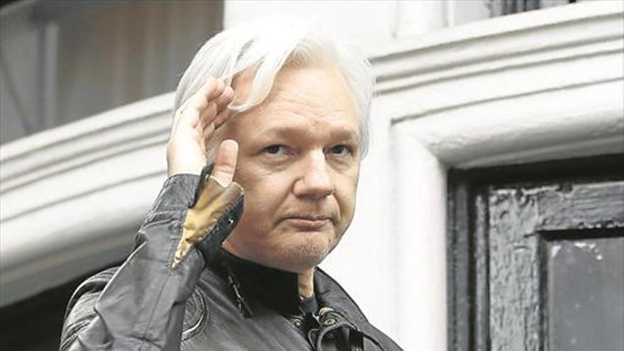 Rusia urdió un plan para sacar a Assange del Reino Unido