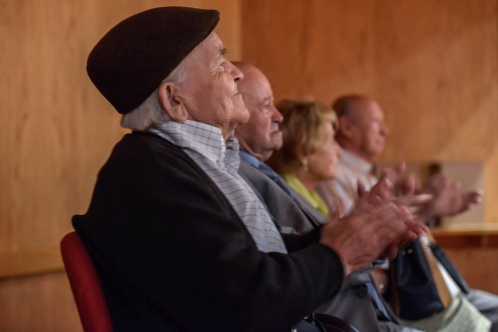 Los artesanos son homenajeados por el Cabildo