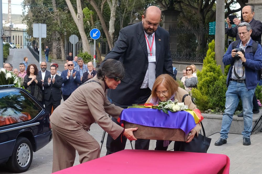 ARUCAS. Entierro de los restos encontrados en el Pozo de Tenoya.  | 24/03/2019 | Fotógrafo: José Carlos Guerra