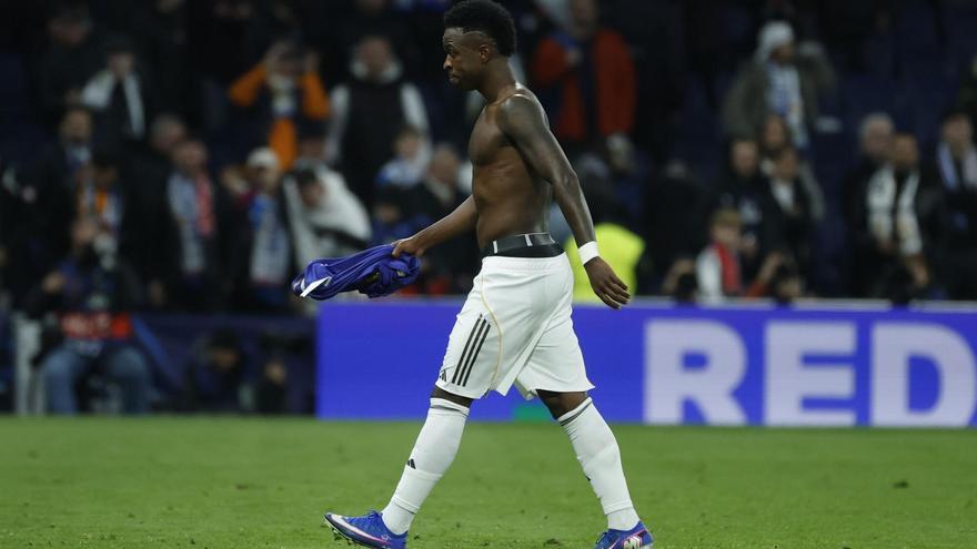 PITOS VINICIUS | Lecciones para Vinicius: cómo Cristiano o Benzema se impusieron a los pitos del Bernabéu PITOS VINICIUS | Lecciones para Vinicius: cómo Cristiano o Benzema se impusieron a los pitos del Bernabéu