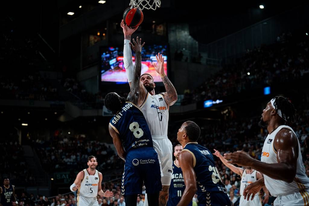 Las imágenes del Real Murcia-UCAM Murcia, primer partido de la final de la ACB