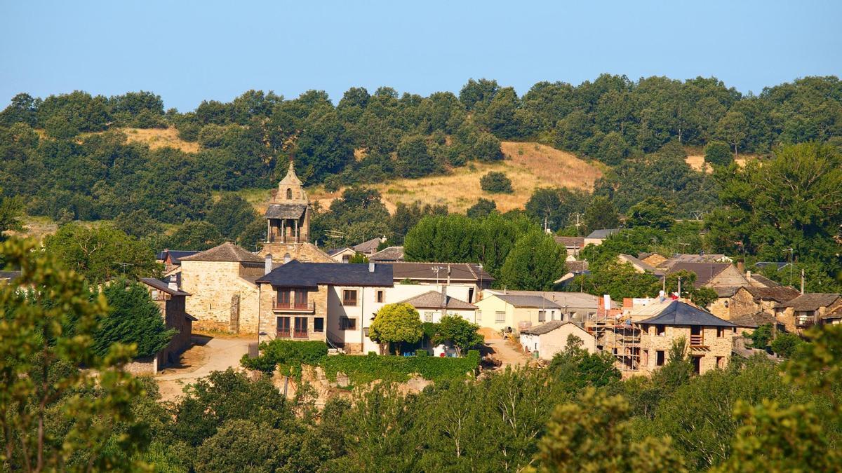Un pequeño pueblo de Zamora que ha reabierto su único negocio gracias a una joven de 23 años.