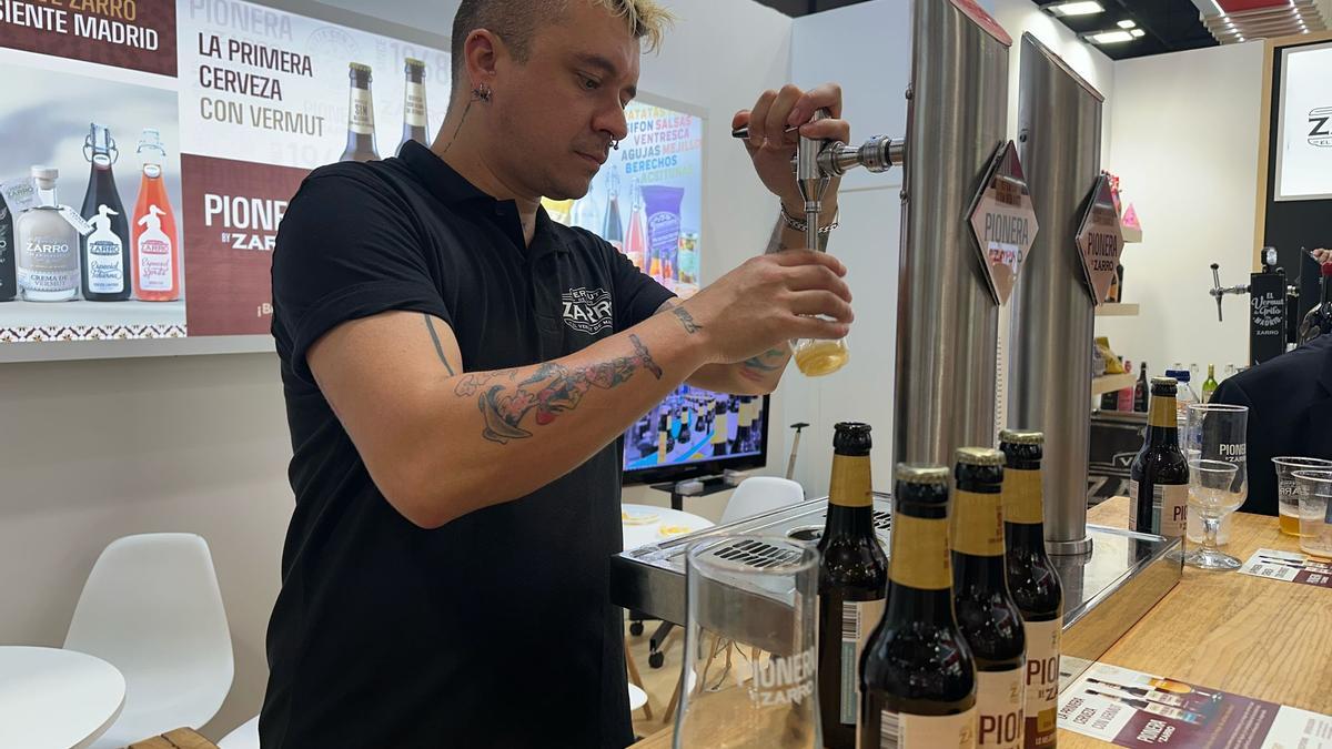 'Pionera by Zarro', la primera cerveza con vermut en el mundo se presenta en Salón Gourmets 2025.