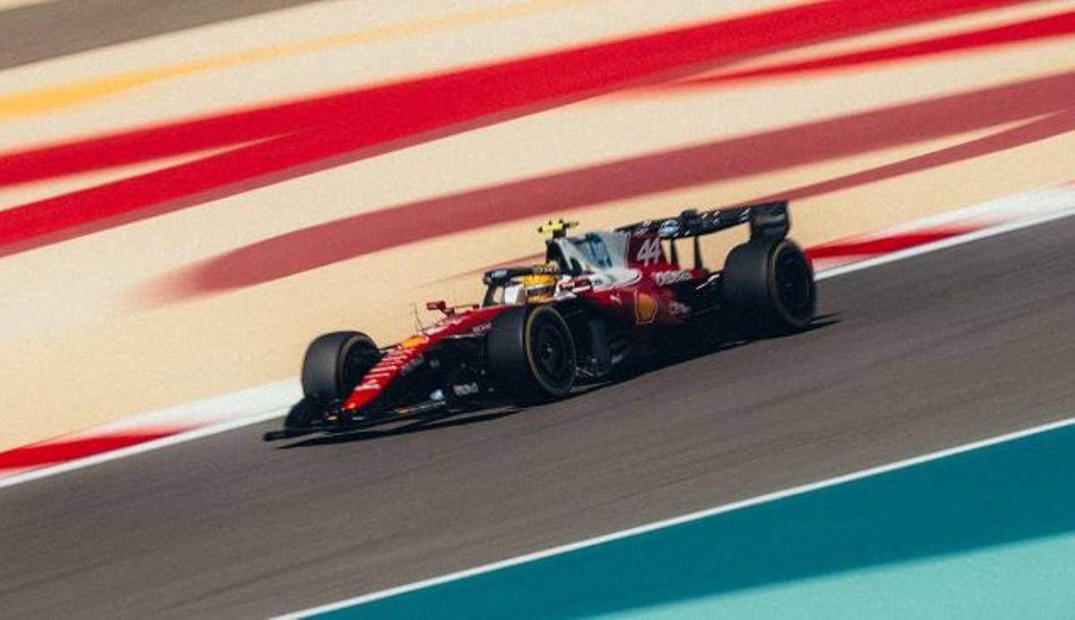 Lewis Hamilton rodando en Barein semana 1