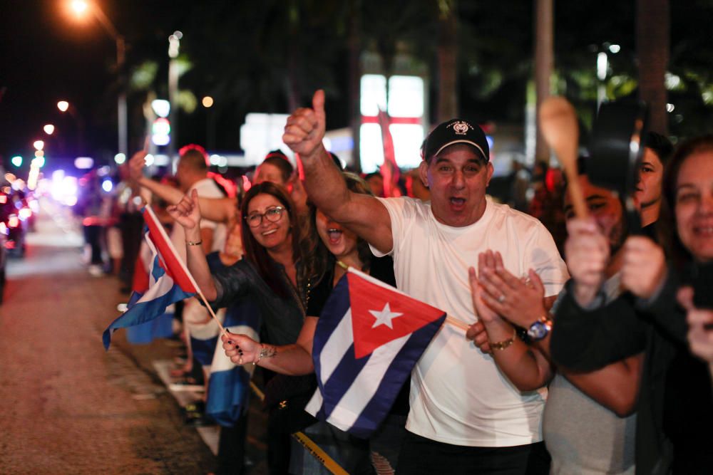 El exilio cubano celebra la muerte de Castro