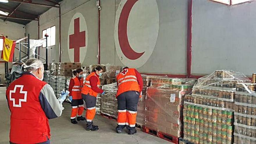 Cruz Roja moviliza a medio millar de voluntarios ante el coronavirus