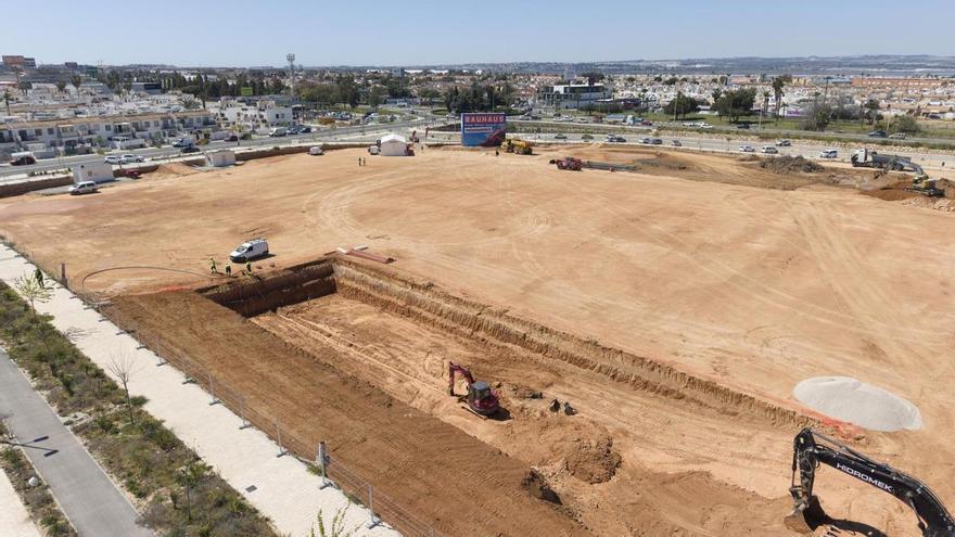 Arrancan las obras de la nueva tienda de Bauhaus en Torrevieja