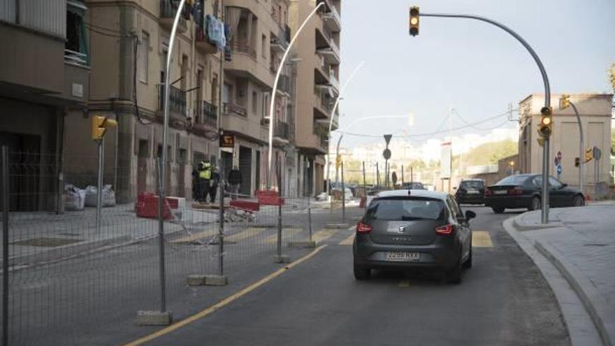 Nous semàfors a la cruïlla de la Via de Sant Ignasi amb Vidal i Barraquer