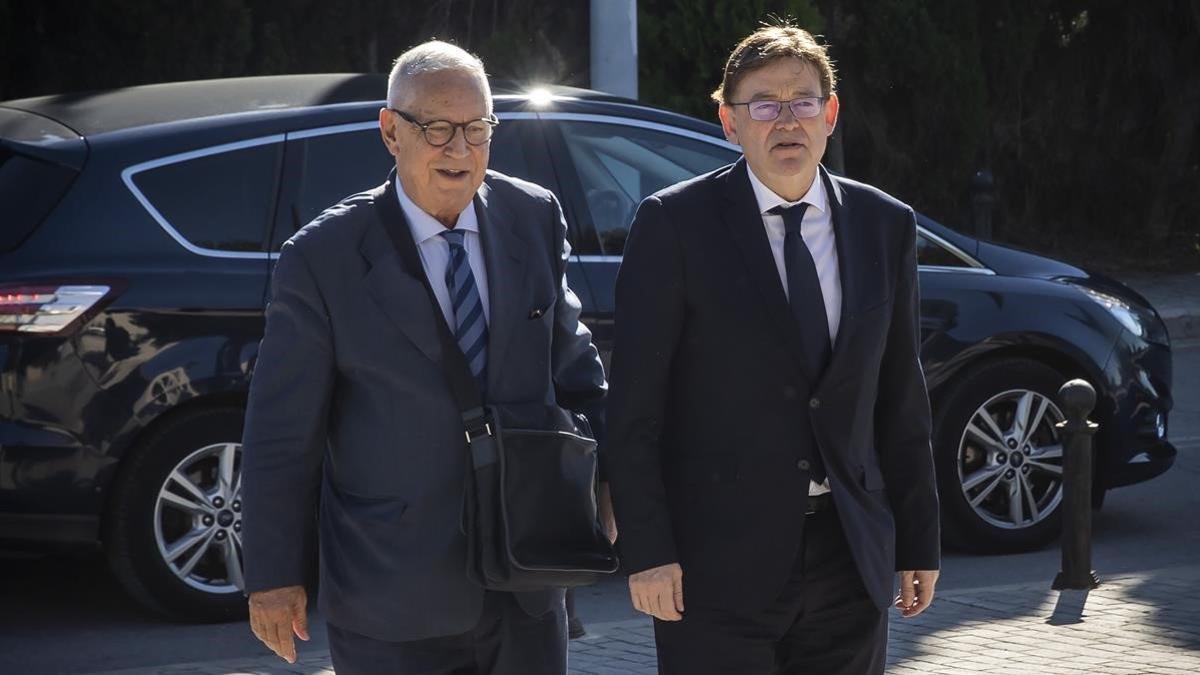 El presidente de la Generalitat valenciana, Ximo Puig, llega a la capilla ardiente de Carmen Alborch.