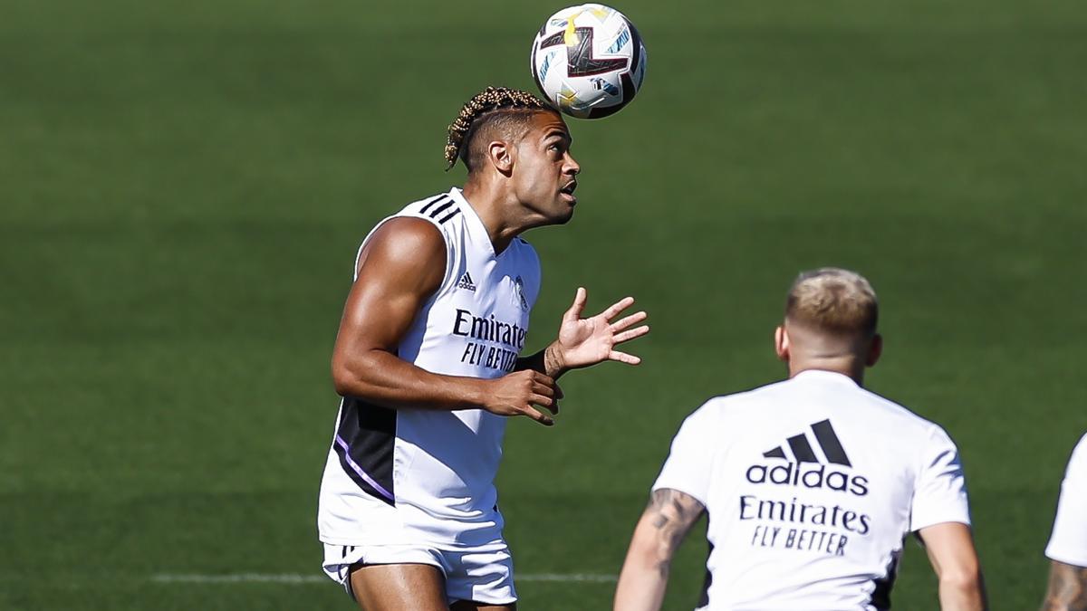 El Real Madrid entrena sin Benzema