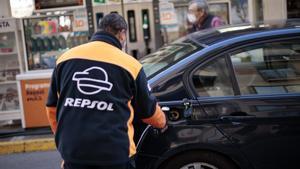 La gasolina i el gasoil baixen més d’un 10% a les portes de Setmana Santa