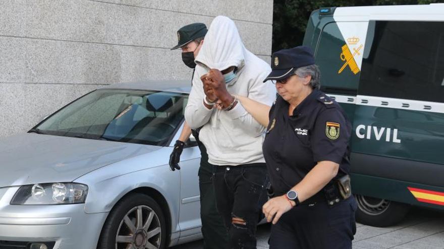 Uno de los detenidos por la 
presunta agresión múltiple a 
una joven en Vigo.   | // FDV