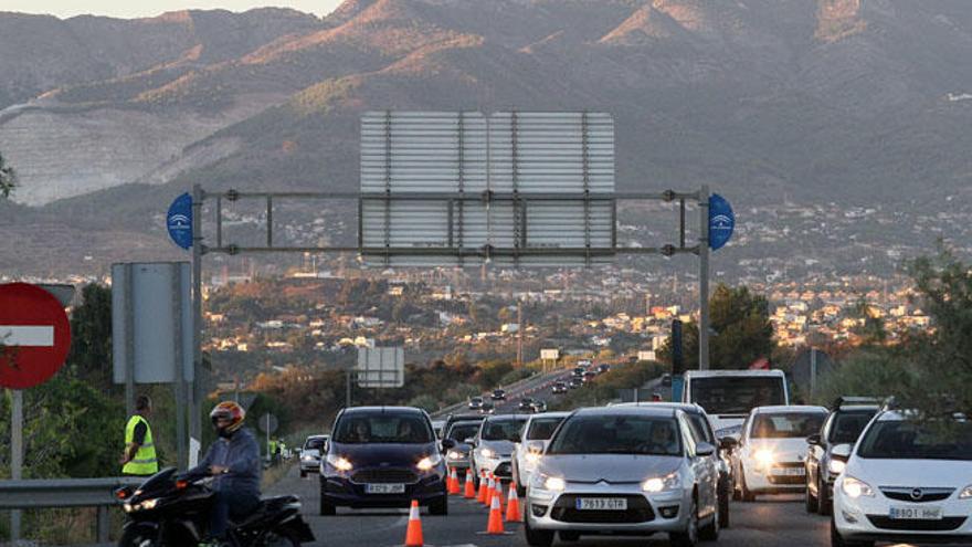 Colas en la entrada al PTA.