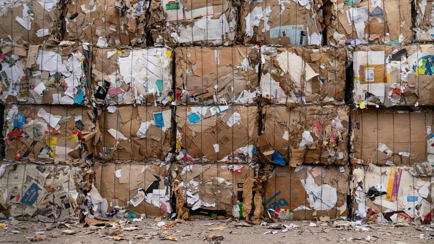 Xàtiva licita el servicio de recepción y reciclaje de papel y cartón por 24.931 euros
