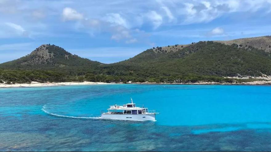 Neue Tour: Mit dem Boot rund um Cala Ratjada auf Mallorca schippern und dabei lecker essen