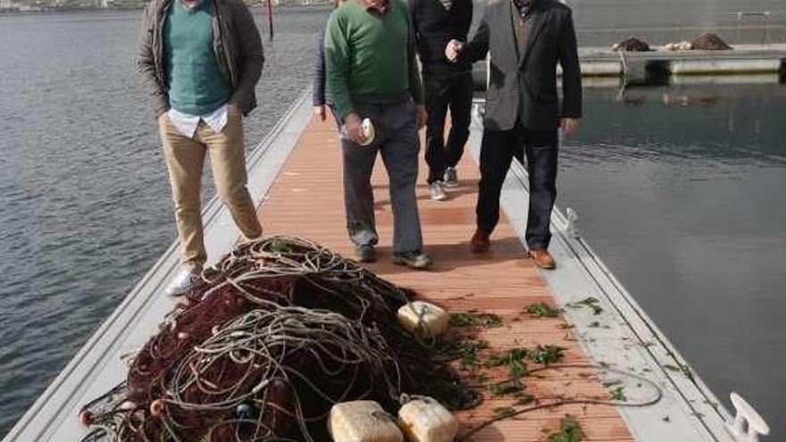 José Juan Durán (dcha.), ayer, en el puerto de Cobres. // FdV