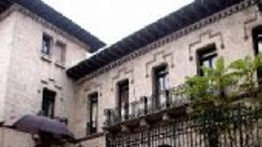 Un grupo hotelero ofreció a la Uex 2 millones de € por la Casa Grande