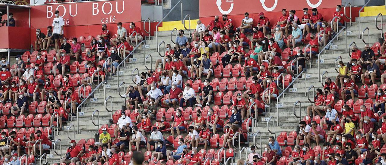 Aspecto de la Tribuna Sol de Son Moix en el encuentro de esta temporada ante el Espanyol.