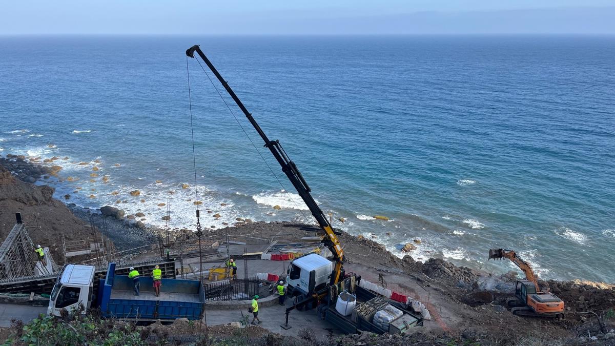 Construcción de la depuradora de Tachero, en Anaga.