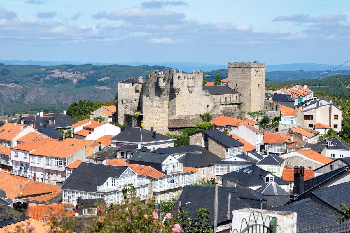 Castro Caldelas en Galicia.