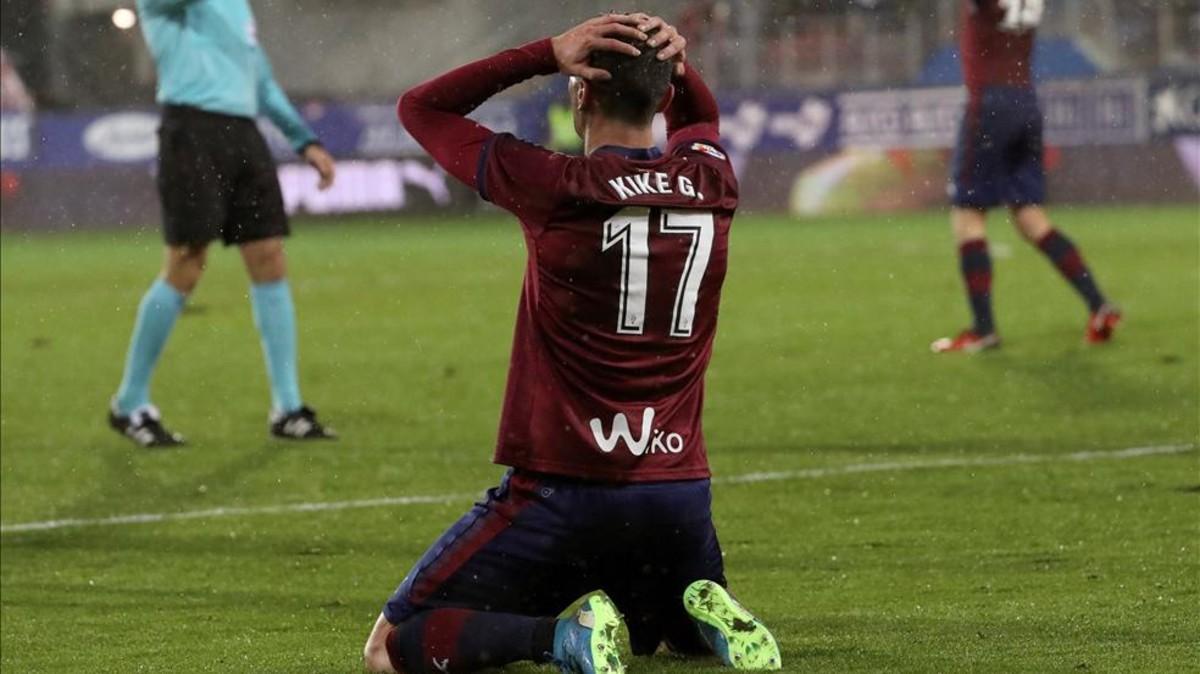 Kike García apunta a la titularidad por la baja de Sergi Enrich