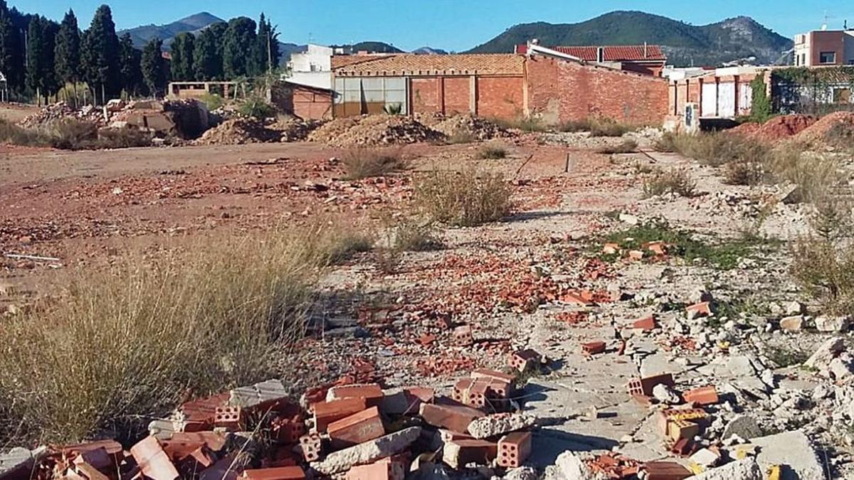 La zona degradada del antiguo ladrillar y la cantera de Potries, en una imagen de archivo.