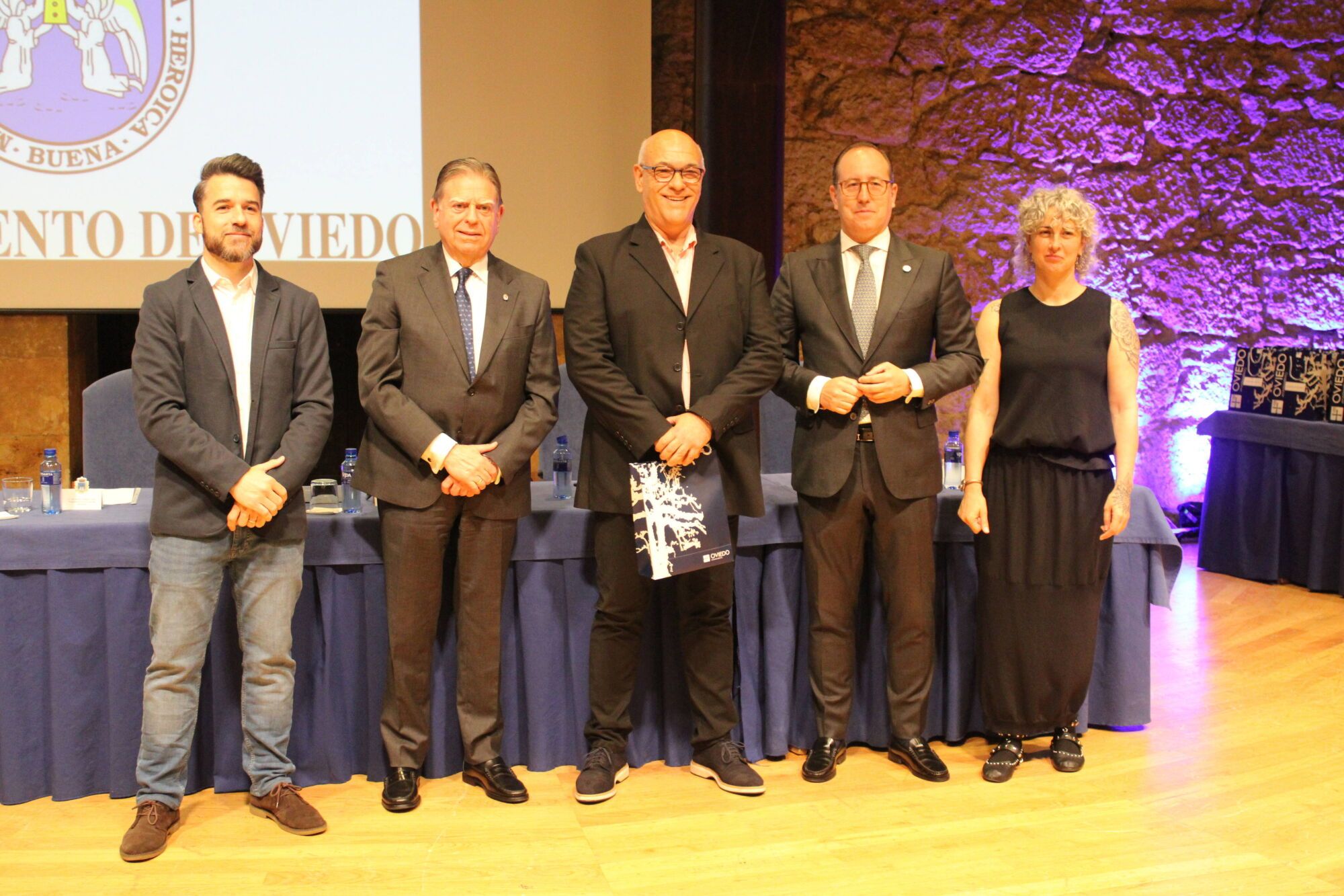 Acto institucional Santa Rita Hora: 11:00 Lugar: Oviedo, Sala de Cámara del Auditorio Príncipe Felipe Descripción: Homenaje a los trabajadores municipales jubilados y a quienes cumplen 25 y 40 años de servicio en el Ayuntamiento.