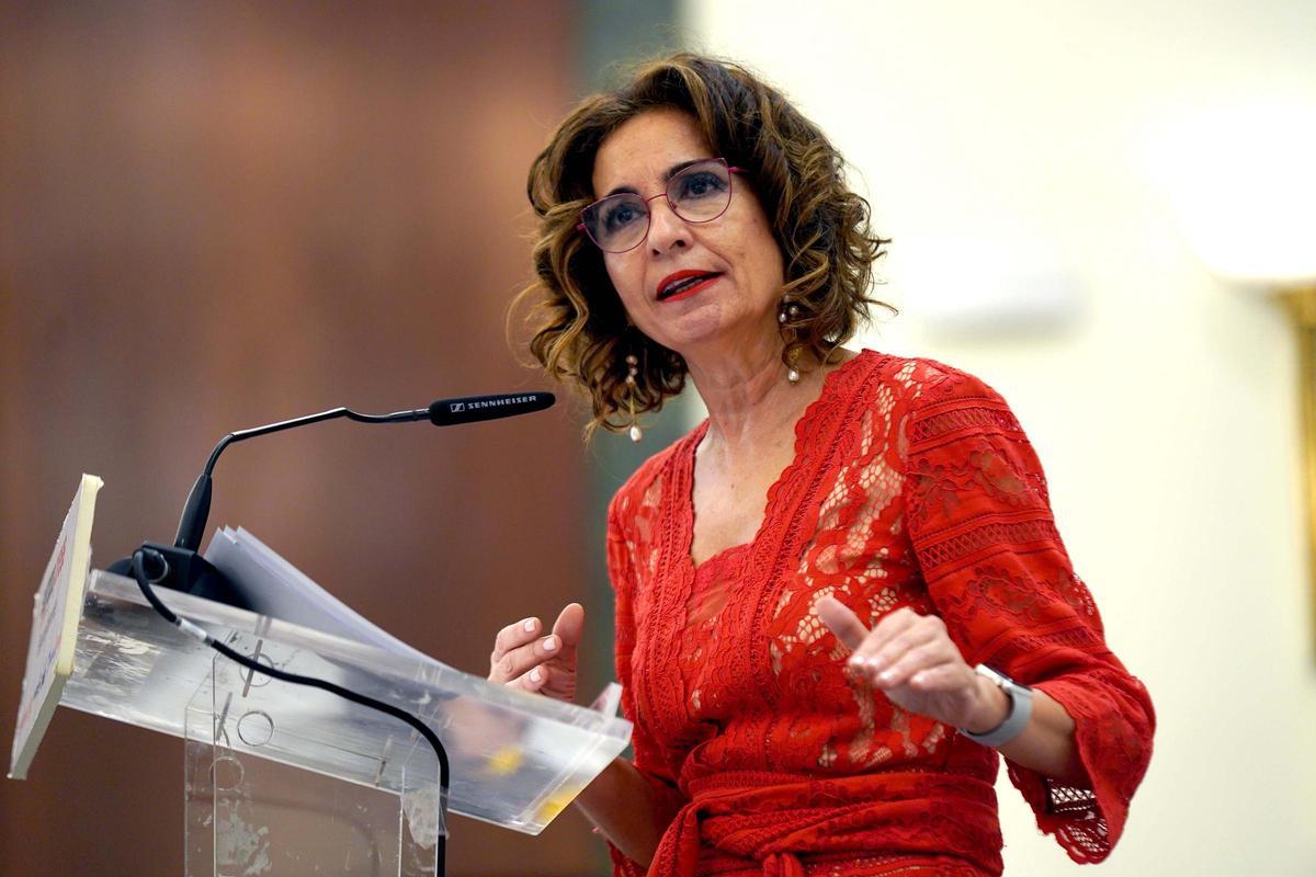 La vicepresidenta primera del Gobierno y ministra de Hacienda, María Jesús Montero, durante una comparecencia reciente.