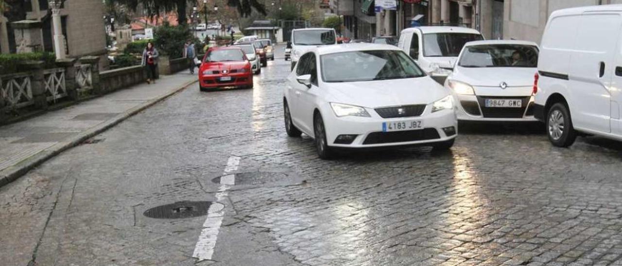 La rehabilitación de la calle Concejo, una de las principales arterias de circulación, se prolongará por espacio de seis meses. // Iñaki Osorio