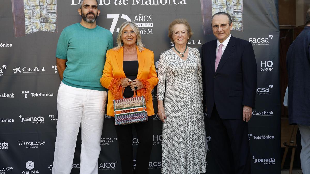 Francisco Copado y Paula Fuster, de la Fundación Miró Mallorca; Arantza Sarasola, vicepresidenta de Prensa Ibérica y Javier Moll, presidente de Prensa Ibérica.