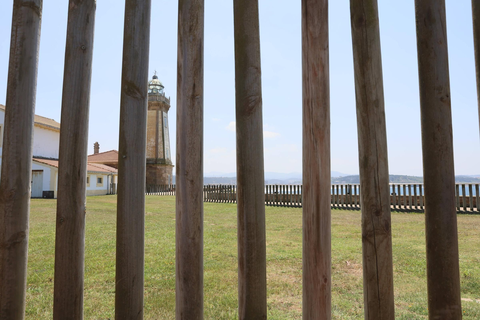 EN IMÁGENES: El faro de Avilés, balcón privilegiado a la ría