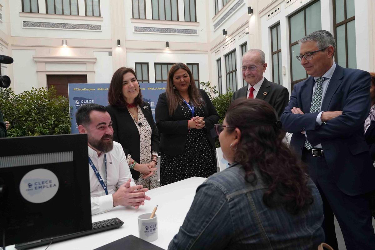 Las autoridades observaron de primera mano cómo se desarrollaban algunas de las entrevistas de trabajo