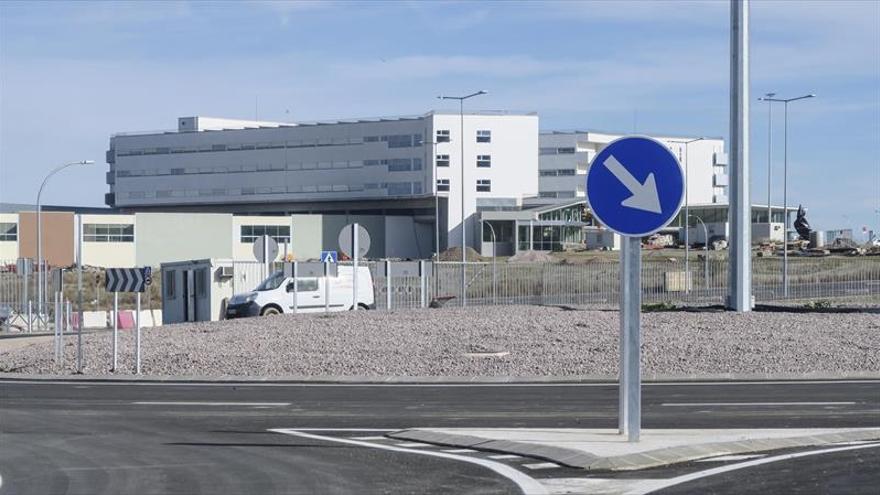 A finales de enero funcionarán servicios asistenciales en el nuevo hospital de Cáceres