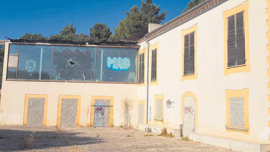 Las Cases del Retiro, una joya de la Edad Media abandonada hace dos décadas